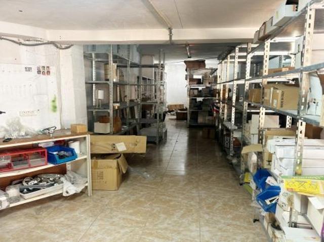 LOCAL COMERCIAL EN SEGUNDA LINEA DE PLAYA ! OPORTUNIDAD DE INVERSIÓN EN BENIDORM !