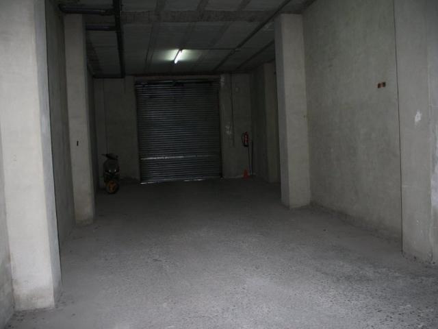 ¡ OPORTUNIDAD ! Local comercial en planta baja en Orihuela zona del Colegio Santo Domingo, con salida de humos