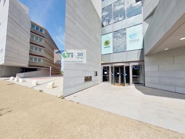 LOCAL COMERCIAL EN PLAZA CALLE OSCA