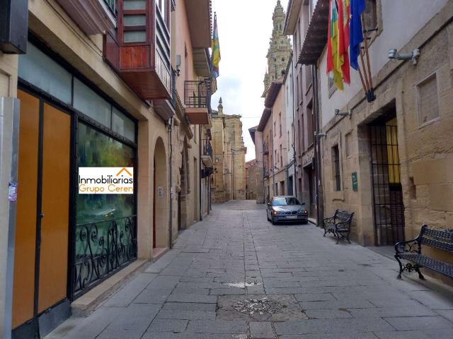 LOCAL COMERCIAL EN PLENO CAMINO DE SANTIAGO