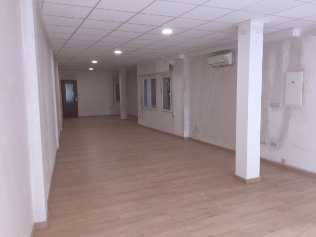 Local comercial en Ramon y Cajal