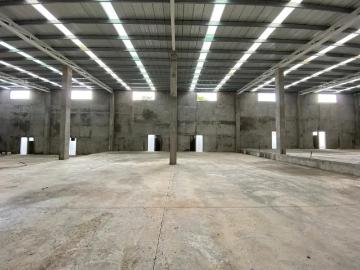 Local Comercial en Renta, lado sombra, altura interior 7m, calle alto trafico vehicular,Boca del Rio