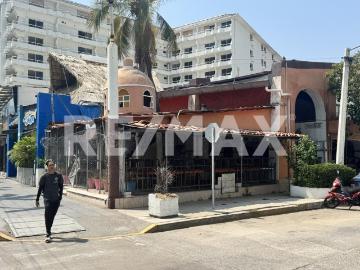 Local Comercial en Renta sobre Av. Costera Miguel Alemán | Oportunidad en Esquina