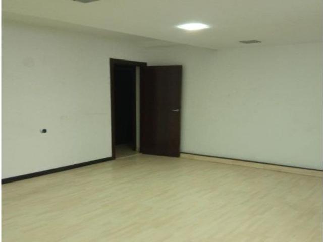 LOCAL COMERCIAL EN RIPOLLET