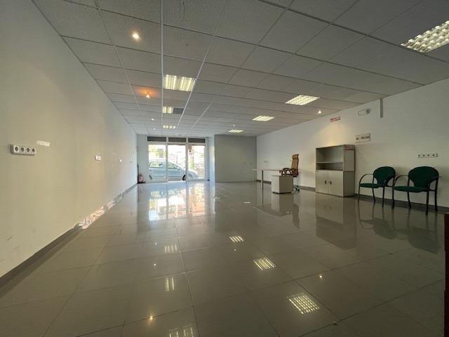 LOCAL COMERCIAL EN VENDA O LLOGUER A IGUALADA – BARRI POBLE SEC