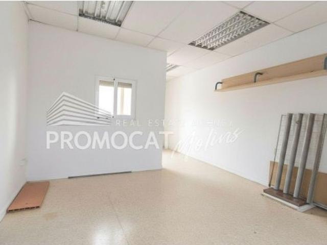 Local comercial en venta – Calle Sever Ochoa, Esplugues de Llobregat