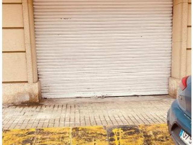 Local Comercial en Venta Centro de Tortosa por €86,000