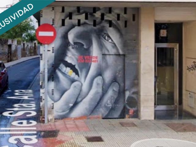 LOCAL COMERCIAL EN ESQUINA – Calle Santa Ana 2, CENTRO DE LEÓN · 93 m² con posible salida de humos junto al BARRIO HÚMEDO