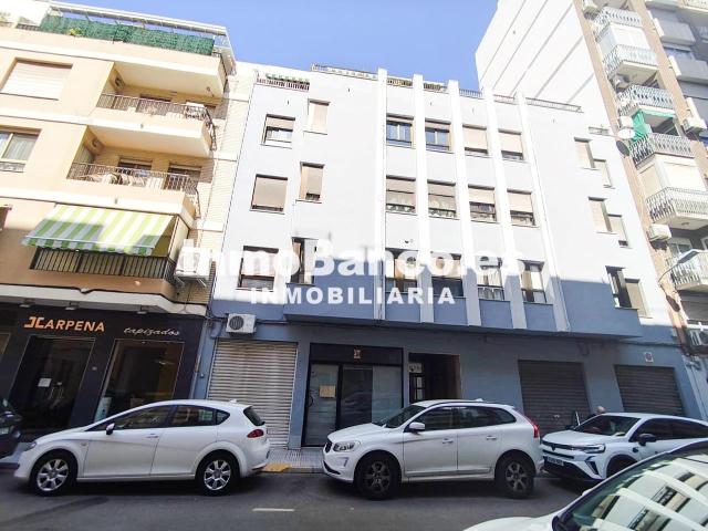 Local comercial en venta Alzira