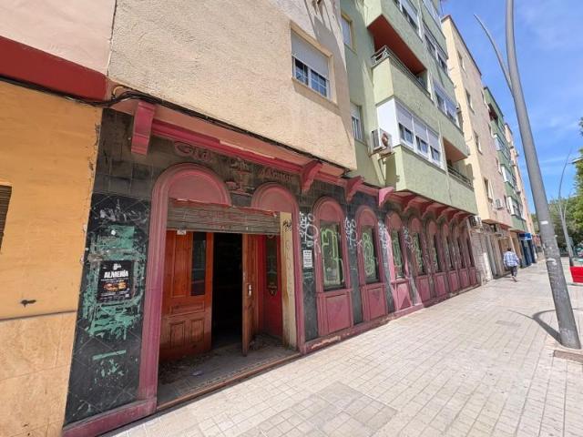 Local comercial en venta Almería