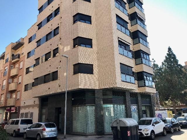 Local comercial en venta Burriana