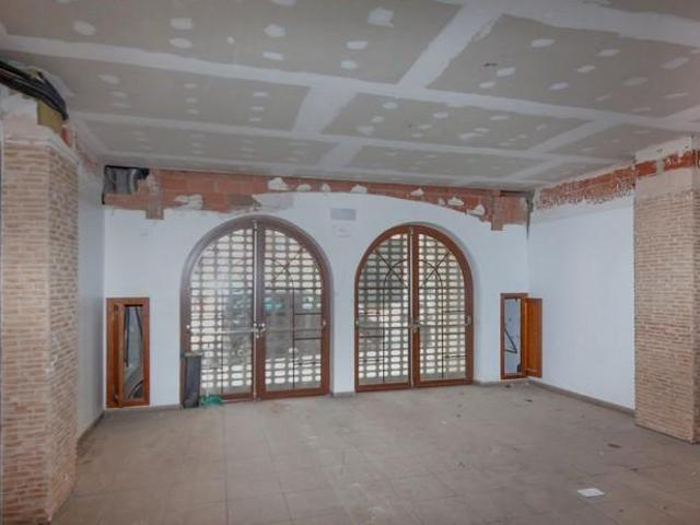 Local comercial en venta Buñol