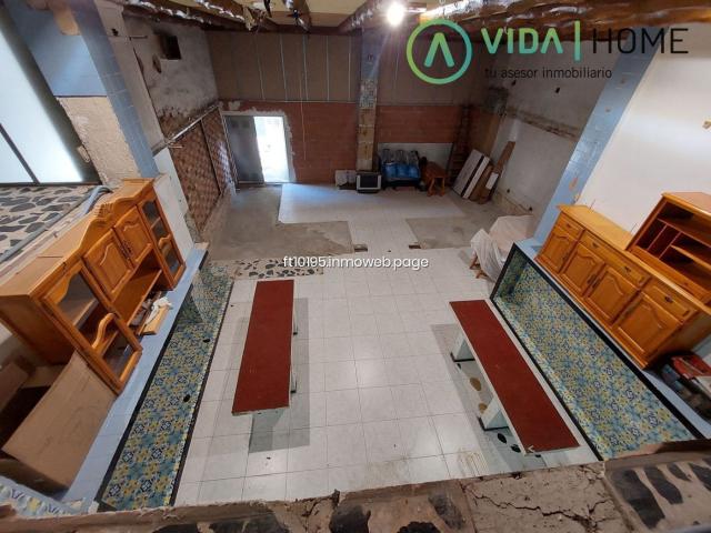 Local comercial en venta. Gandia