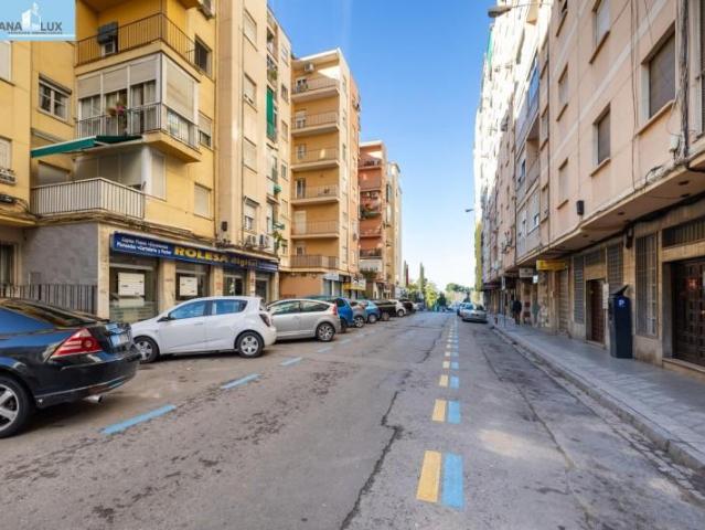 Local comercial en venta Granada