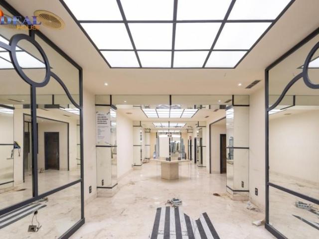 Local comercial en venta Granada