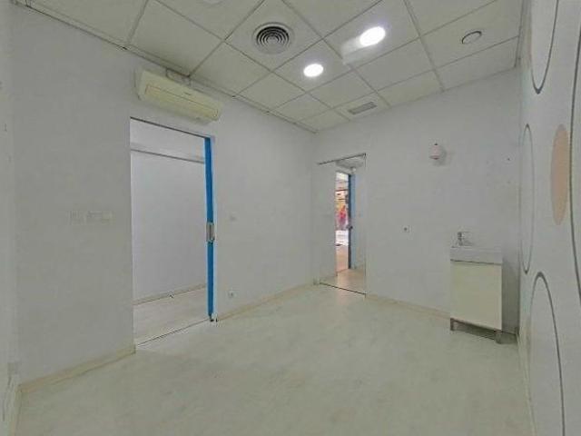 Local comercial en venta Dos Hermanas