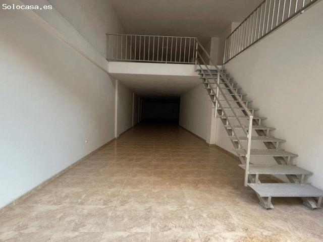 Local comercial en venta de 241 m2 con altillo y salida de humos en Santa Pola