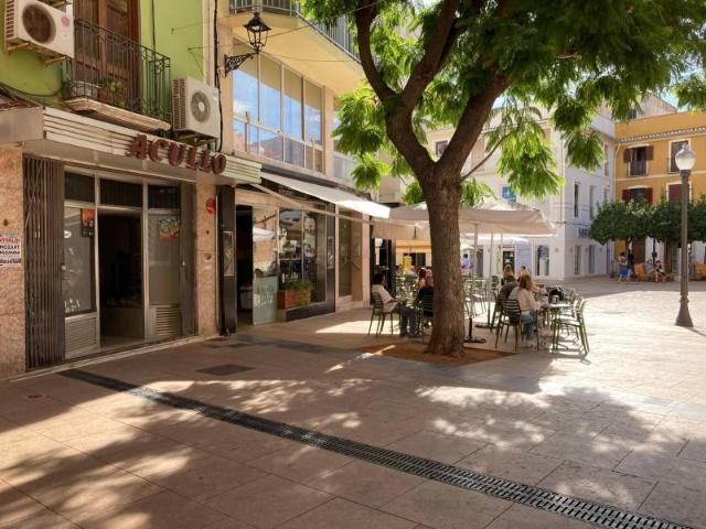 Local comercial en venta Denia