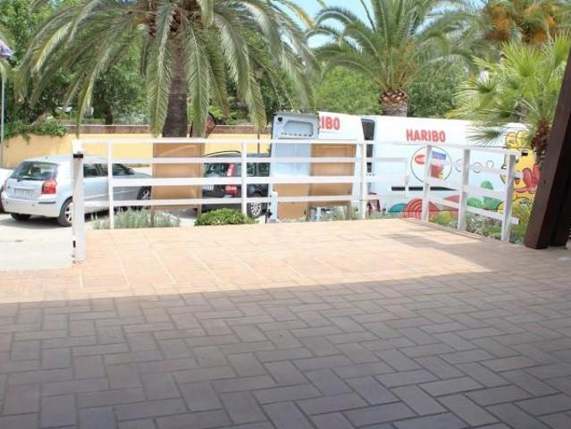 Local comercial en venta Denia