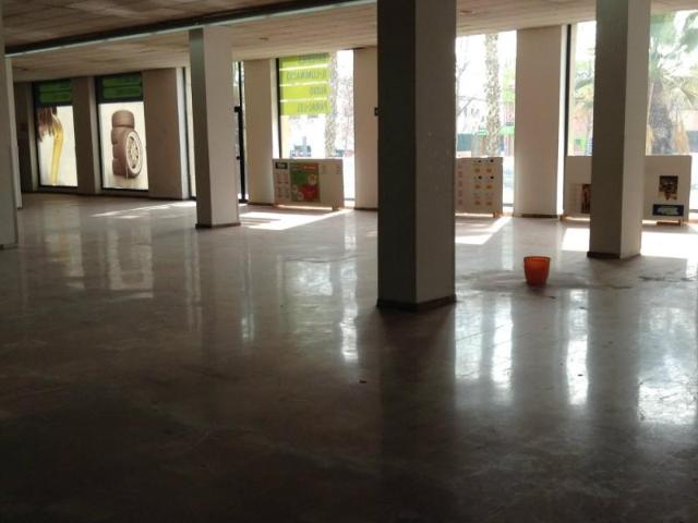 Local comercial en venta en Cornellà de Llobregat, Almeda
