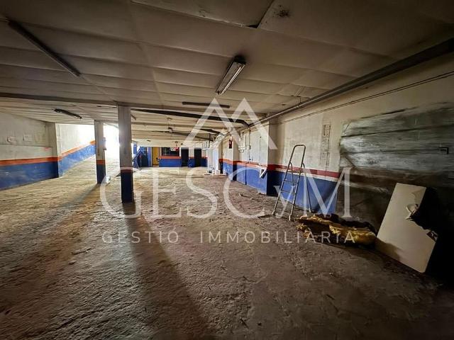 Local comercial en venta en Cornellà de Llobregat, de 278 m² por 130.000