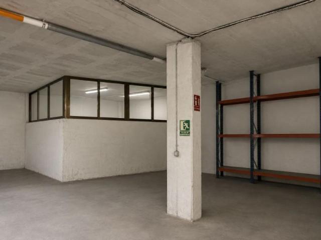 Local comercial en venta en Cornellà de Llobregat, El Pedro