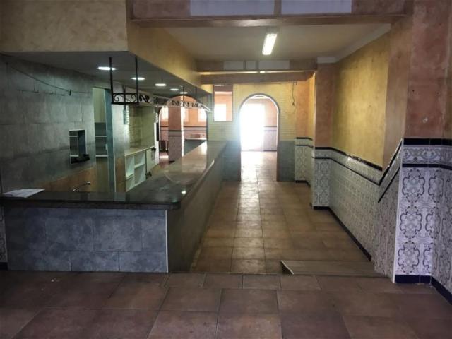 Local comercial en venta en Cornellà de Llobregat, La Gavarra Avd Del Parque