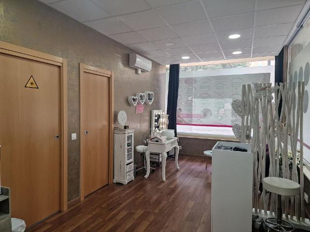 Local comercial en venta en Calella, de 72 m² 4 habitaciones por 84.000
