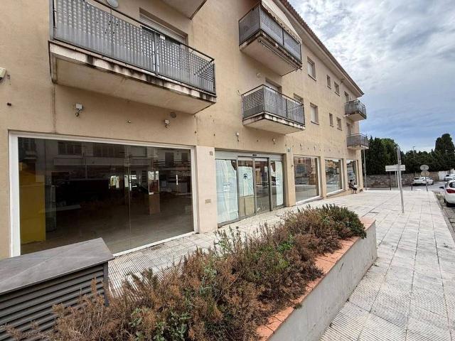 Local comercial en venta en calle Cadaqués, Castelló d´Empúries, de 529 m² por 652.500