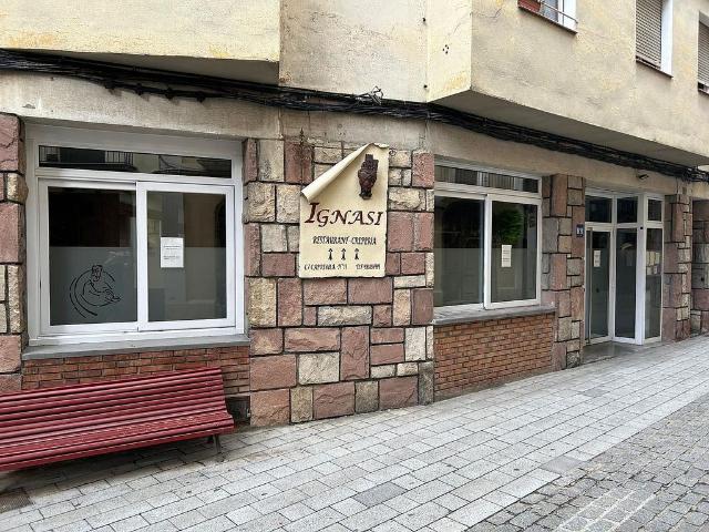 Local comercial en venta en calle Capdevila, Seu d´Urgell, la, de 150 m² 2 habitaciones por 160.000