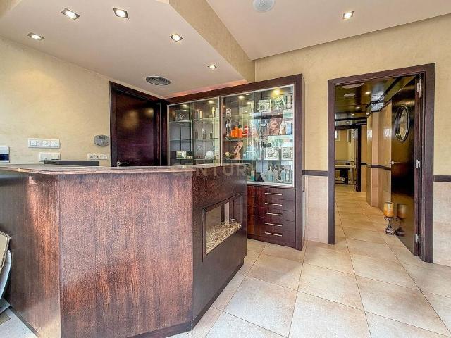 Local comercial en venta en calle Ciutat de la Paz, Lloret de Mar, de 115 m² por 320.000