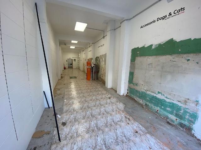 Local comercial en venta en calle Anselm Clavé, Hospitalet de Llobregat, L´, de 80 m² 2 habitaciones por 190.000