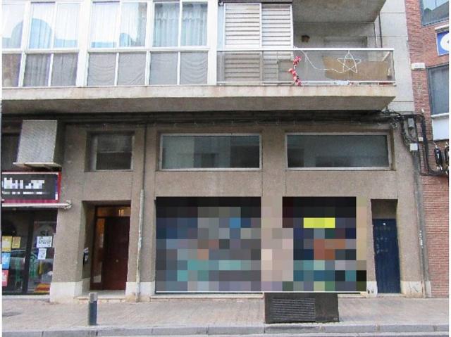Local comercial en venta en calle Acadèmia, Lleida, de 170 m² por 150.000