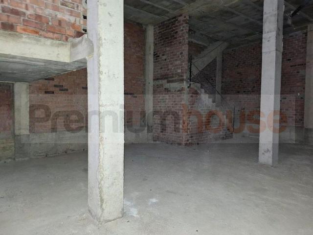 Local comercial en venta en calle Alt de Sant Pere, Reus, de 767 m² 2 habitaciones por 306.599
