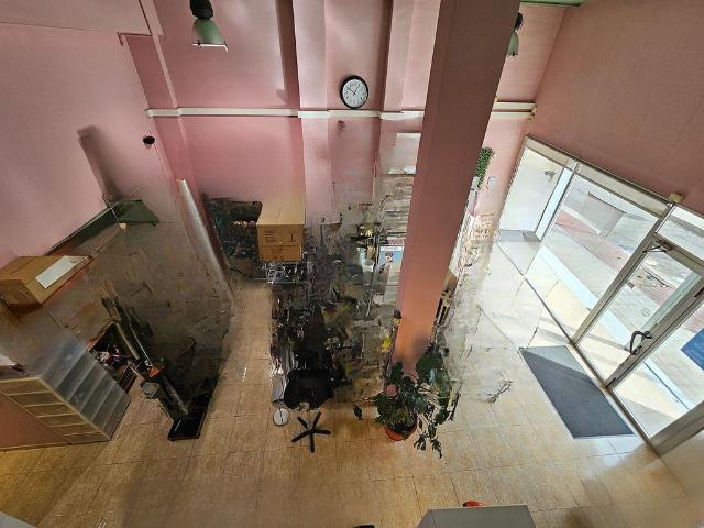 Local comercial en venta en calle Alcalde Costa, Lleida, de 198 m² por 175.000