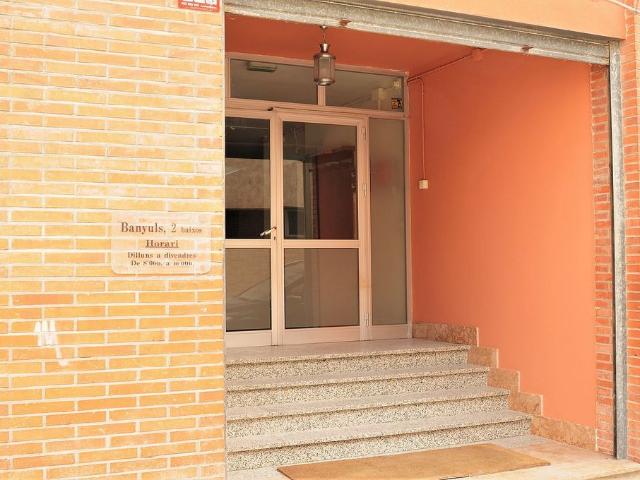 Local comercial en venta en calle Banyuls, Figueres, de 271 m² 6 habitaciones por 190.000