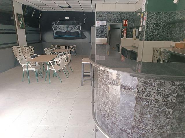 Local comercial en venta en calle Bisbe Iglesias Navarri, Seu d´Urgell, la, de 101 m² 2 habitaciones por 150.000