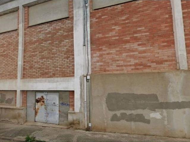 Local comercial en venta en calle Bisbe Serra, Olot, de 5.931 m² por 123.705