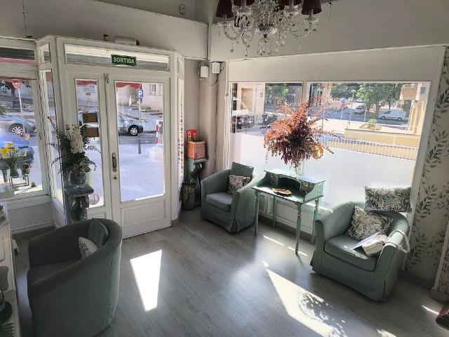Local comercial en venta en calle Bloc Miramar II, Tarragona, de 90 m² por 100.000