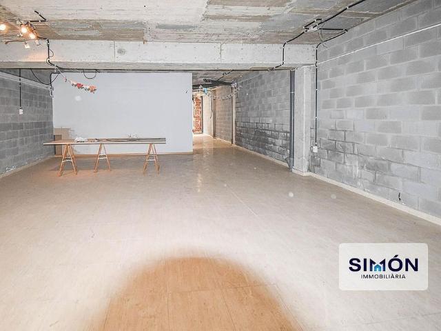 Local comercial en venta en calle General Prim, Sant Fruitós de Bages, de 122 m² por 85.000