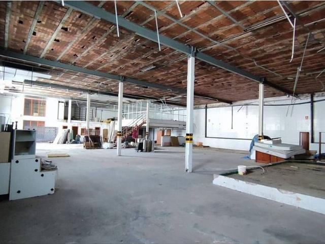 Local comercial en venta en calle Giralda, Blanes, de 682 m² por 595.000