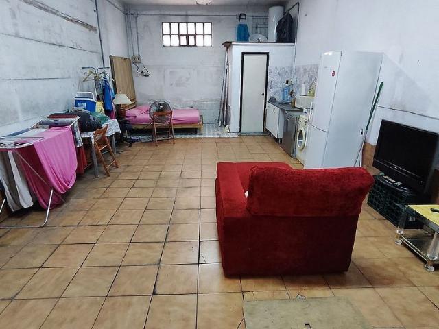 Local comercial en venta en calle Grup Vinticinc de Setembre, Rubí, de 48 m² por 69.000