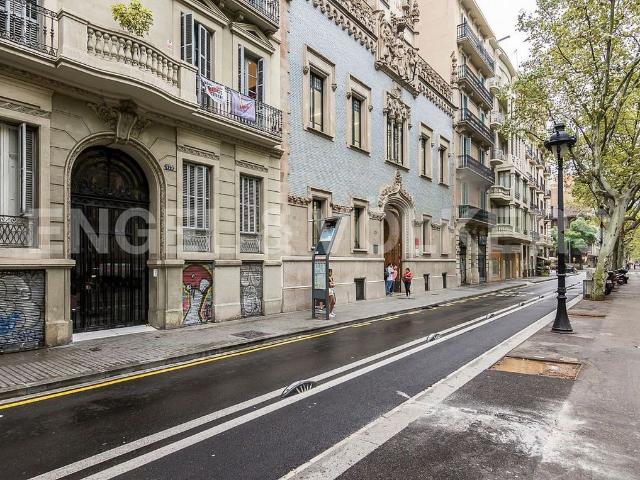 Local comercial en venta en calle Gran Via de Les Corts Catalanes, Barcelona, de 216 m² por 350.000