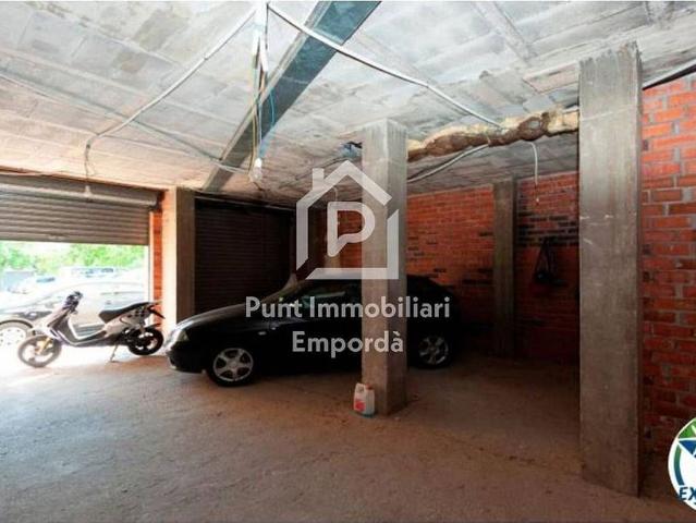 Local comercial en venta en calle Doctor Ferran, Roses, de 72 m² por 192.000