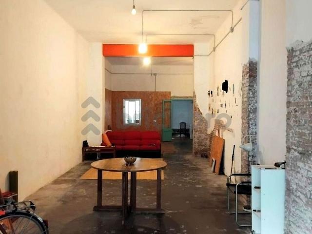 Local comercial en venta en calle Doctor Gregorio Marañón, Hospitalet de Llobregat, L´, de 97 m² 1 habitación por 175.000