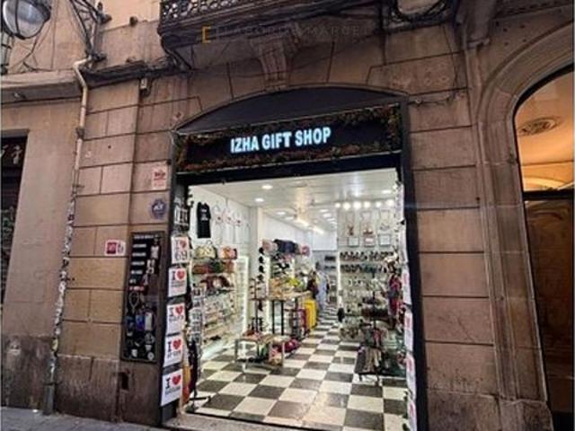 Local comercial en venta en calle D'avinyó, Barcelona, de 200 m² 3 habitaciones por 415.000