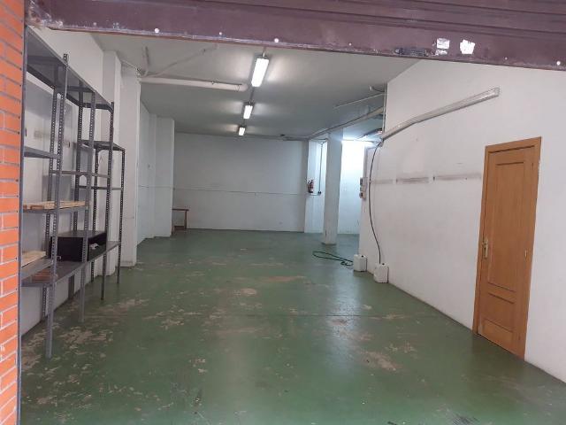 Local comercial en venta en calle D'àger, Lleida, de 117 m² 2 habitaciones por 94.000