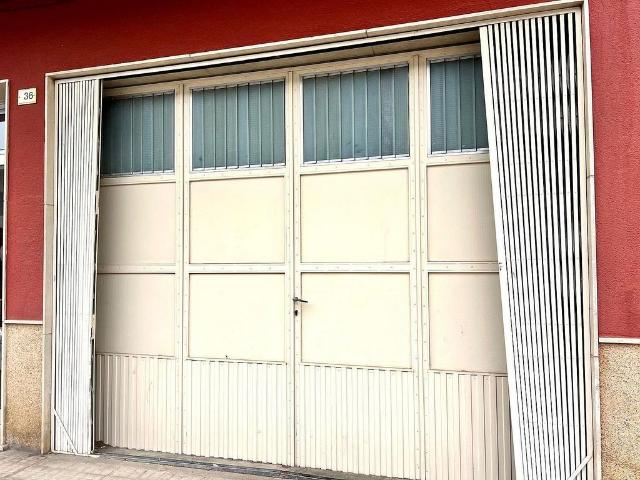 Local comercial en venta en calle D'alcanyís, Tortosa, de 171 m² por 87.000