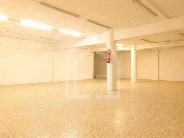 Local comercial en venta en calle D'anselm Clavé, Mollet del Vallès, de 394 m² 1 habitación por 159.000
