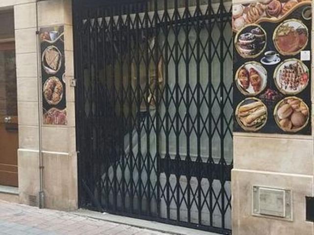 Local comercial en venta en calle D'antoni Roig, Torredembarra, de 115 m² por 148.000